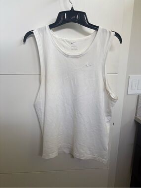 Nike Primary Versatile Dri-FIT Tank Top with Swoosh